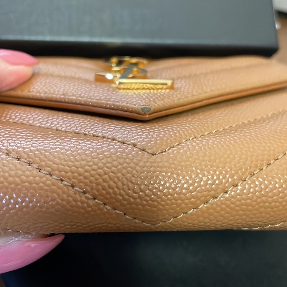 SAINT LAURENT 🤎 MONOGRAMME SMALL TRIFOLD WALLET GRAIN - Picture 4 of 7